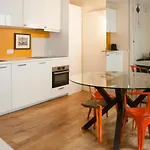 Bright & Spacious Apartment In Madeleine