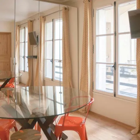 Apartment Bright & Spacious In Madeleine Paris